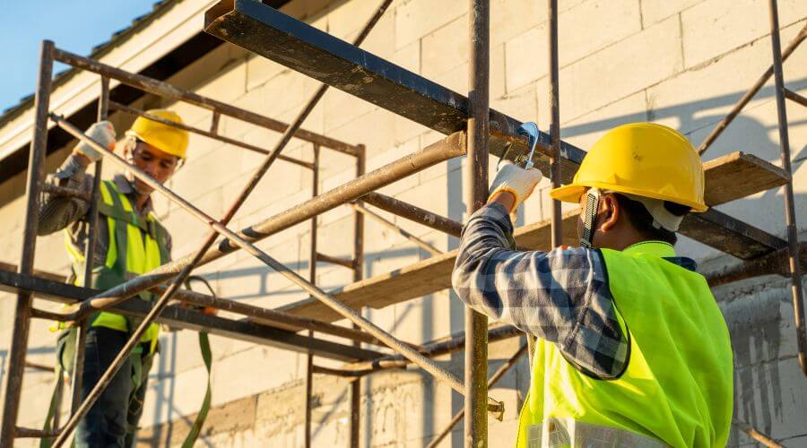 Professional residential roofers in Kalona, IA